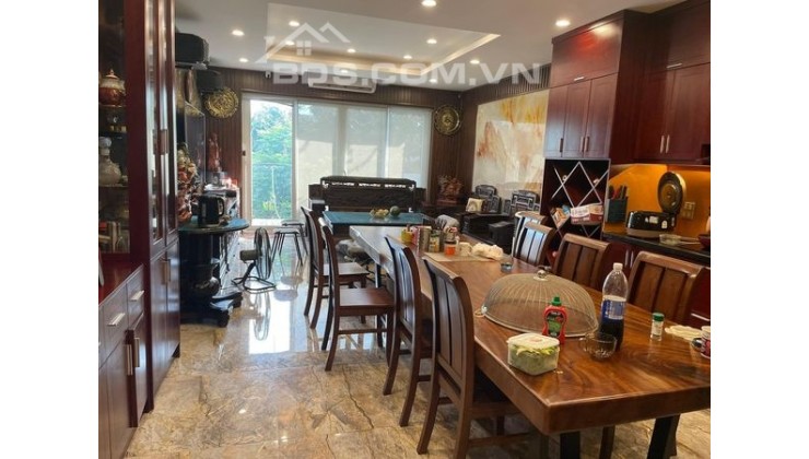 Bán biệt thự đẳng cấp vip khu Dịch Vọng, vỉa hè ô tô tránh kinh doanh, 145m2, 45 tỷ, mặt tiền 10m